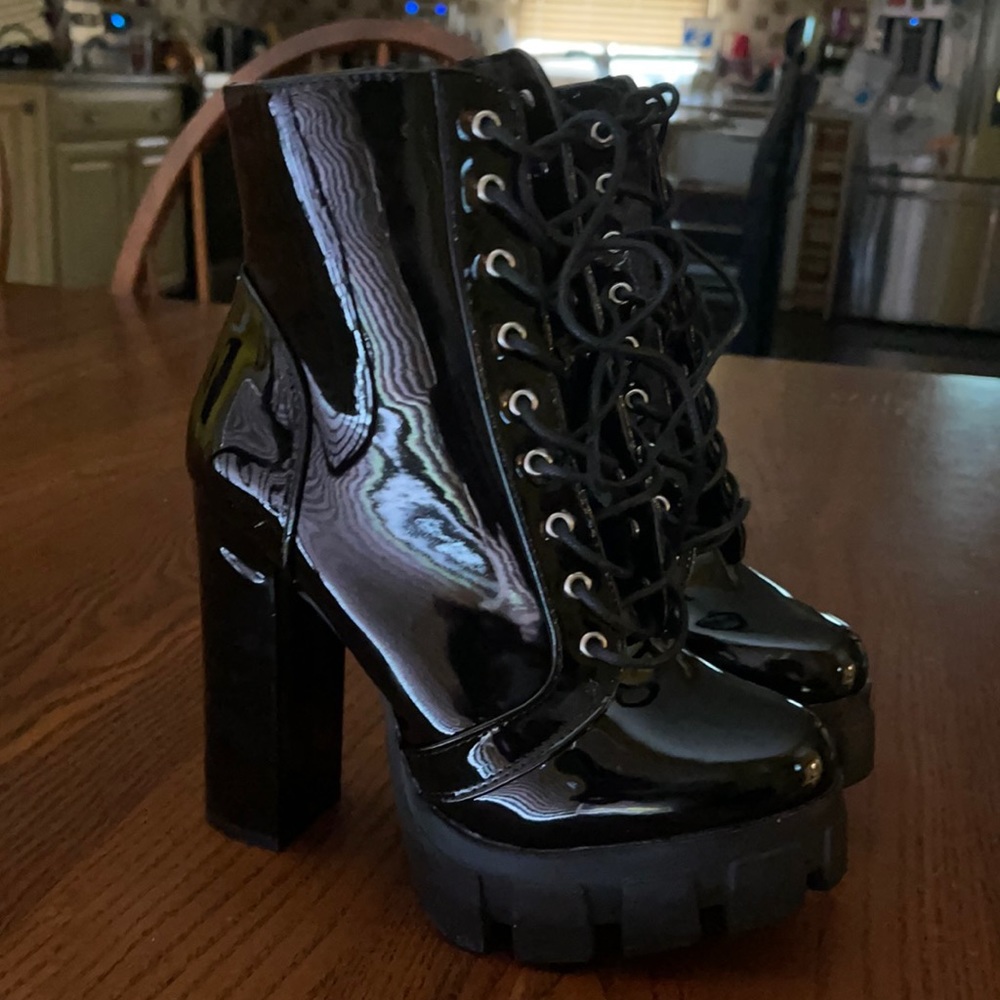 Wild Diva Patent platform lug sole boots size 6
